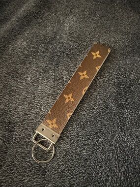 Designer-Style Brown Monogram Wrist Keychain